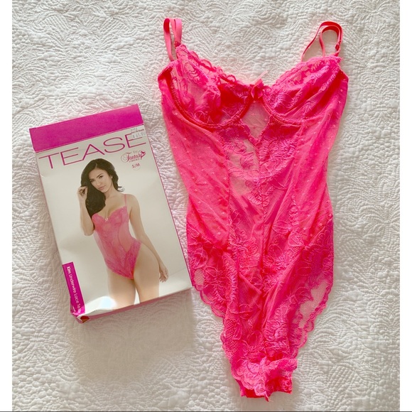 Underwire Pink Lace Lingerie - Picture 1 of 4